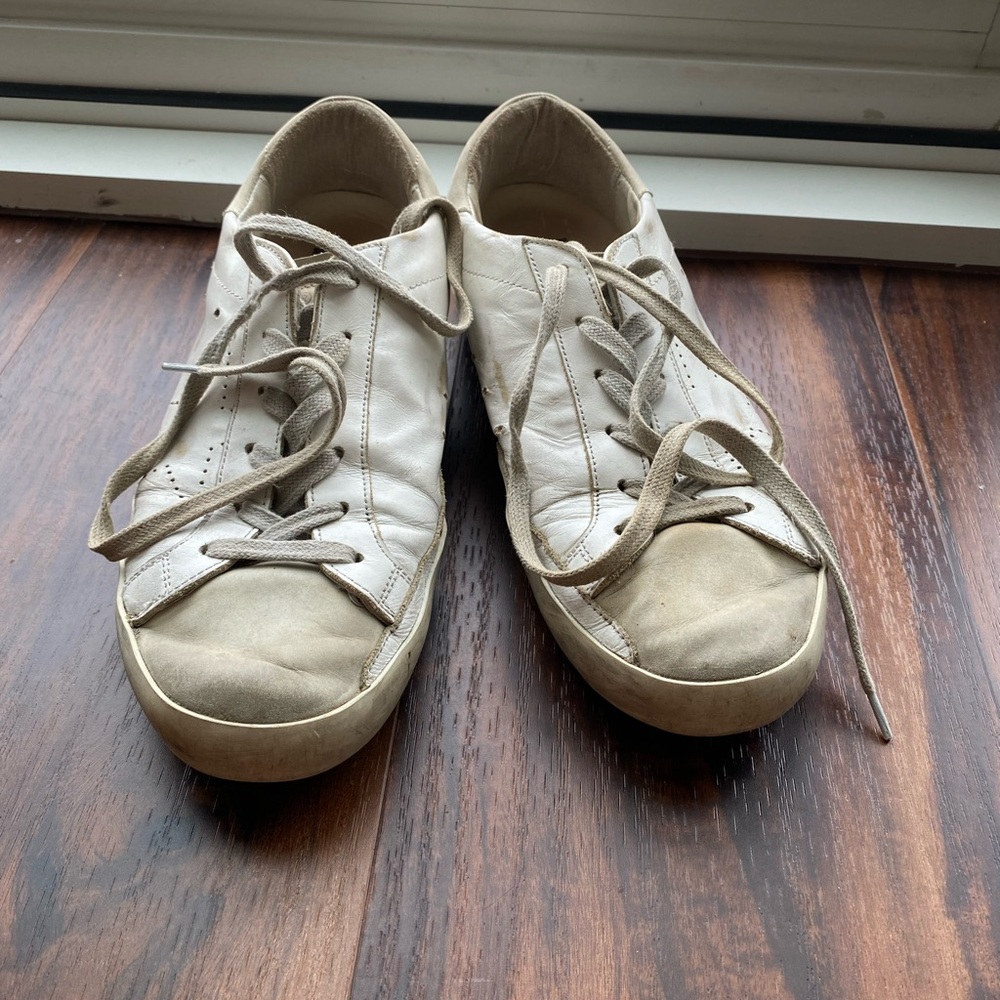 Low top golden goose sneakers